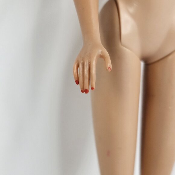 Vintage Brunette Bubble Cut Barbie Doll #850 Mattel 1960s Japan Green Ears Read - Picture 7 of 16